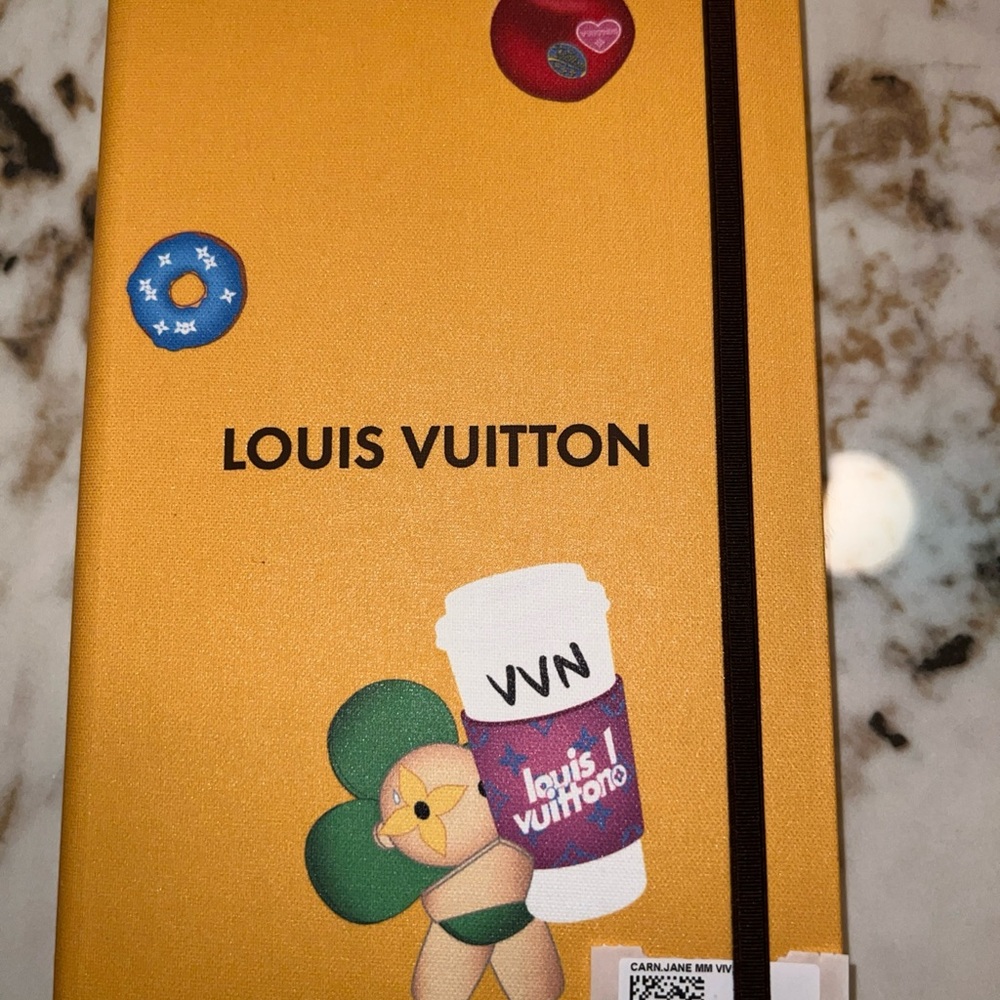 ⭐️⭐️SOLD⭐️⭐️NIB Exclusive 57th Street NYC Jane Notebook MM - Picture 2 of 8